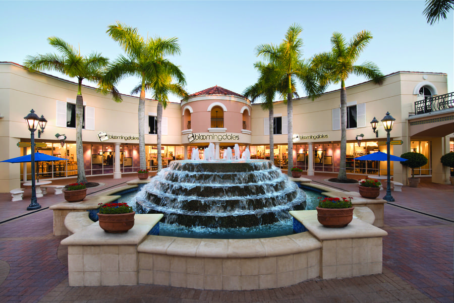 Miromar Outlets in Estero Bloomingdales